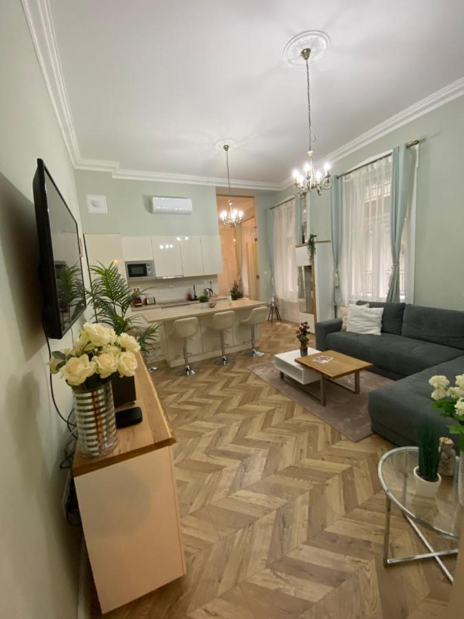 Pj Apartment Budapeste Exterior foto